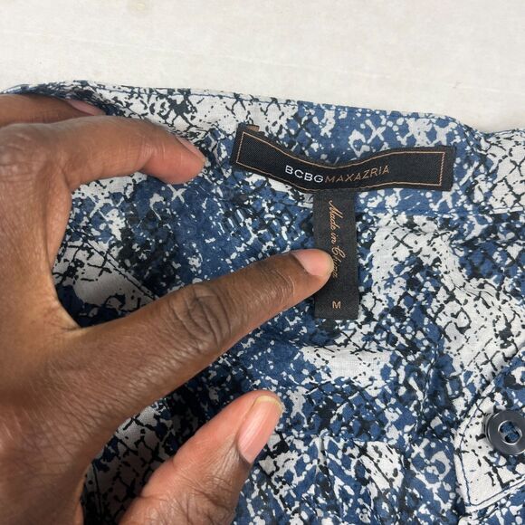 BCBGMAXAZRIA Womens Silk Blend Snakeskin Blouse Button Front Shirt M Long Sleeve - Picture 5 of 12